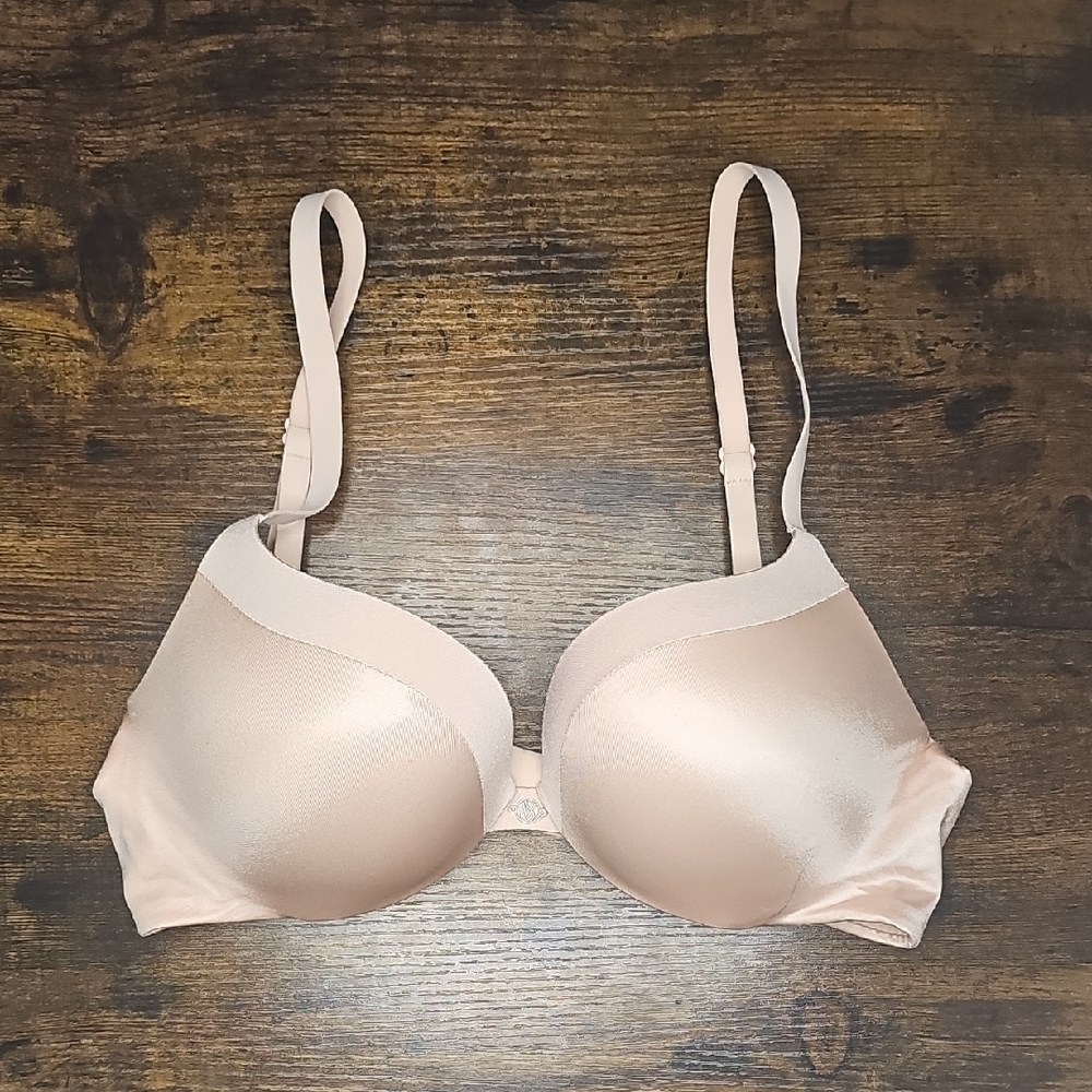 Victoria's Secret Cream Bra Intimates & Sleepwear